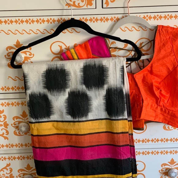 Saree & Stitched blouse - Picture 3 of 6